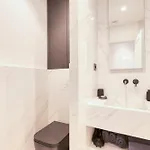 Urbanflat 225 - Elite 4 Bedroom Bastille *