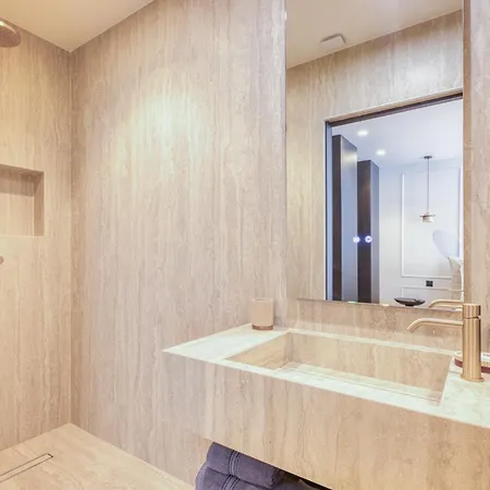 Urbanflat 225 - Elite 4 Bedroom Bastille *
