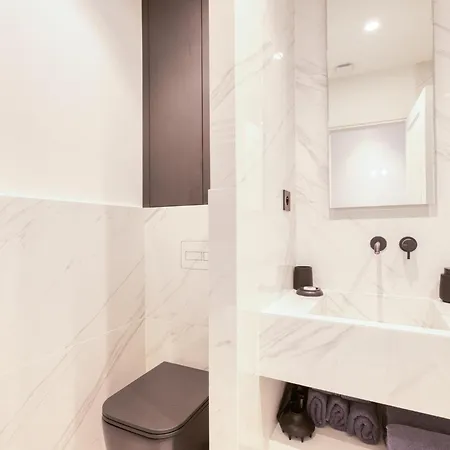 Urbanflat 225 - Elite 4 Bedroom Bastille *