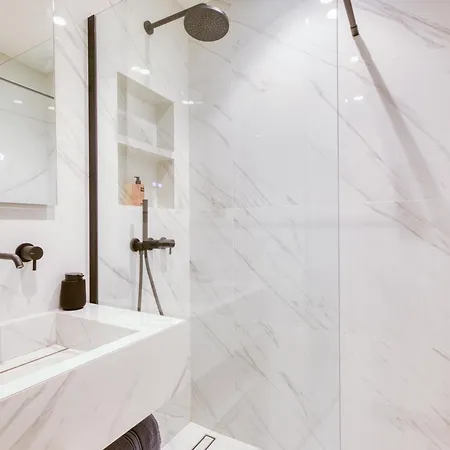 Urbanflat 225 - Elite 4 Bedroom Bastille * Paris