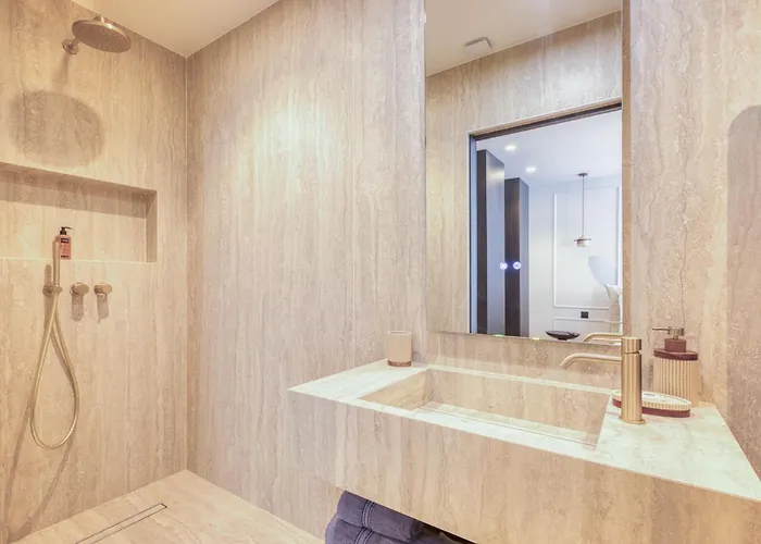 Urbanflat 225 - Elite 4 Bedroom Bastille *