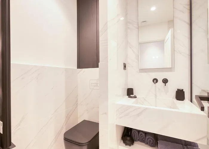 Urbanflat 225 - Elite 4 Bedroom Bastille *