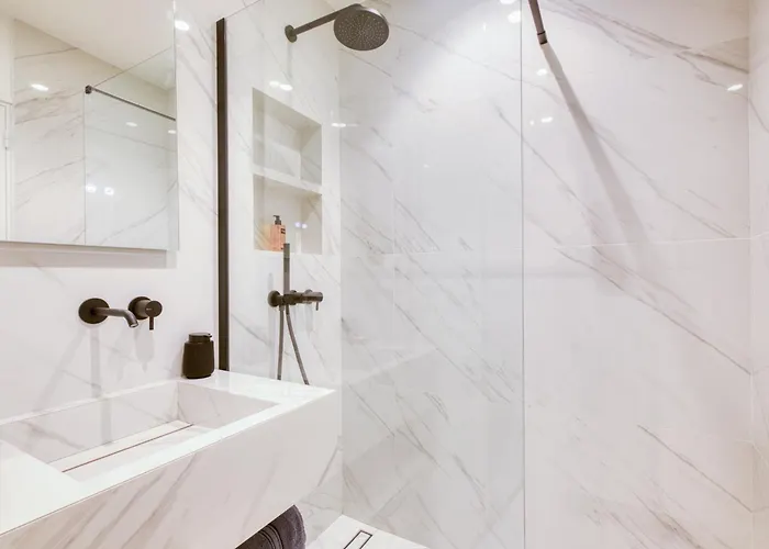 Urbanflat 225 - Elite 4 Bedroom Bastille * Parigi